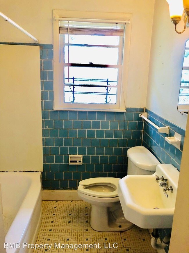 Building Photo - 3 br, 1 bath House - 2057 Midway Street