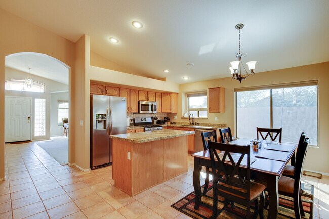 Foto del edificio - 3830 E Thornton Ave