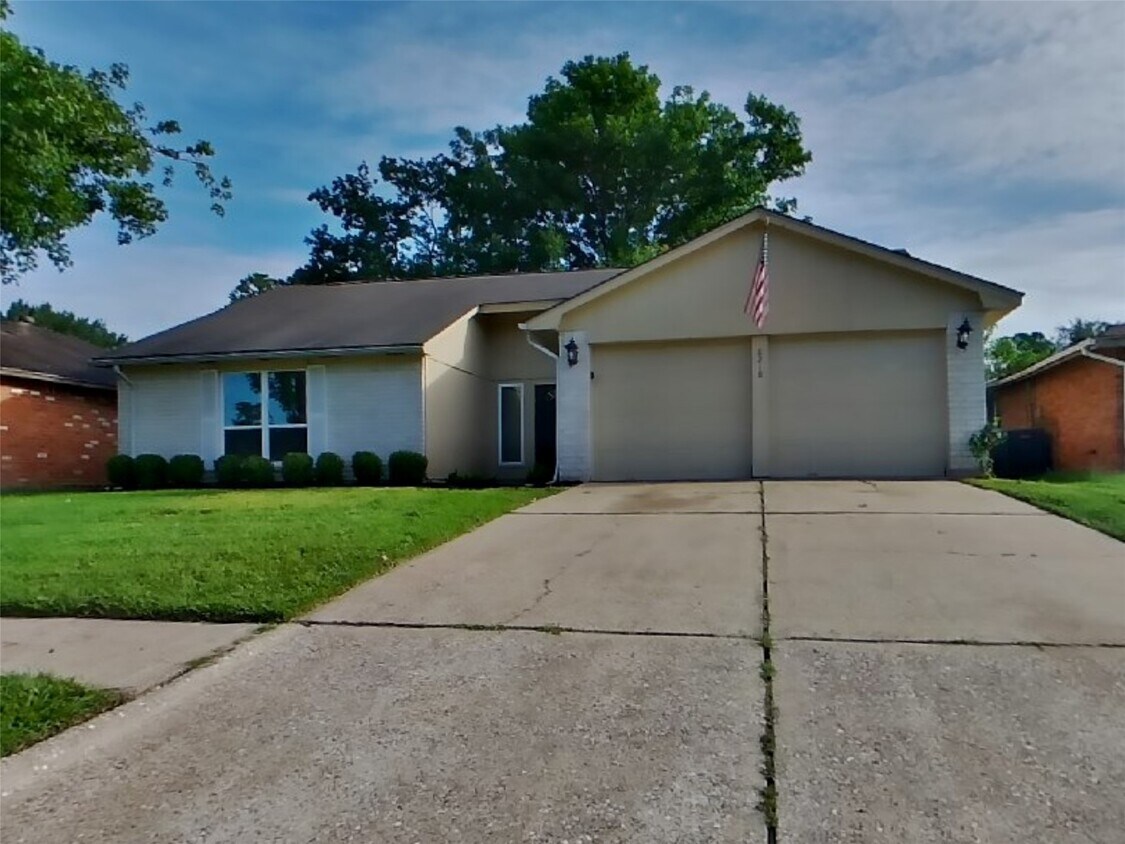 Foto principal - 8218 Tattershall Cir