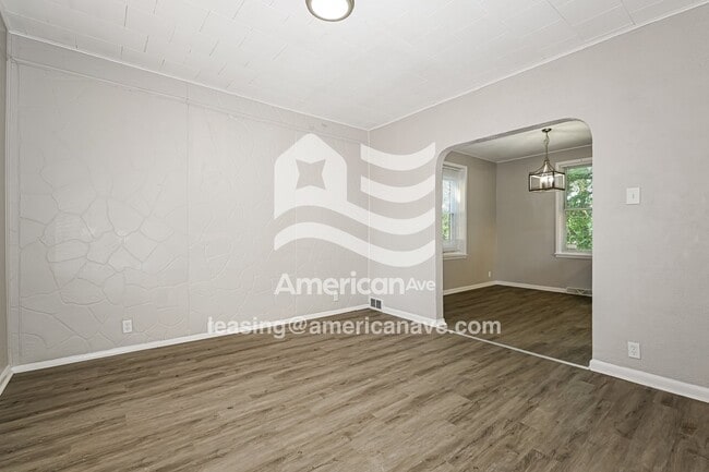 Foto del edificio - 1008 Hancock Ave