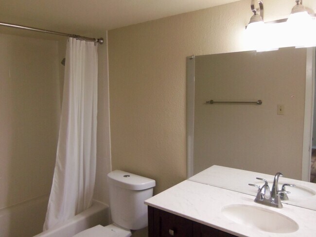 Foto del edificio - Cozy Condo close to downtown!!