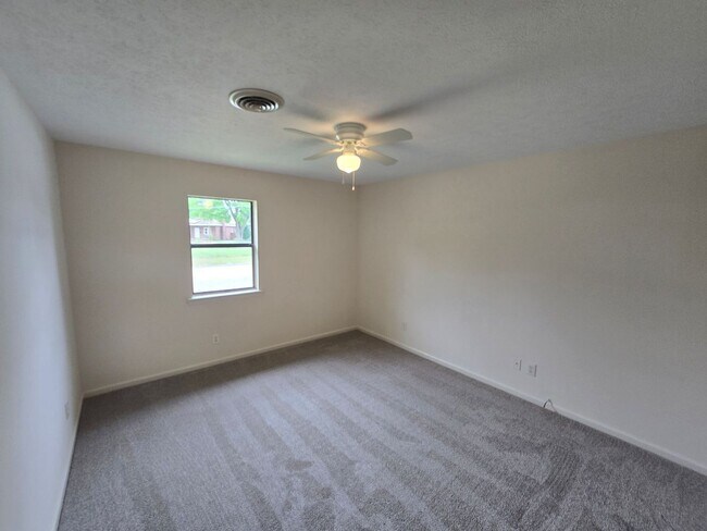 Foto del edificio - 2 BR DUPLEX in Colonial Heights