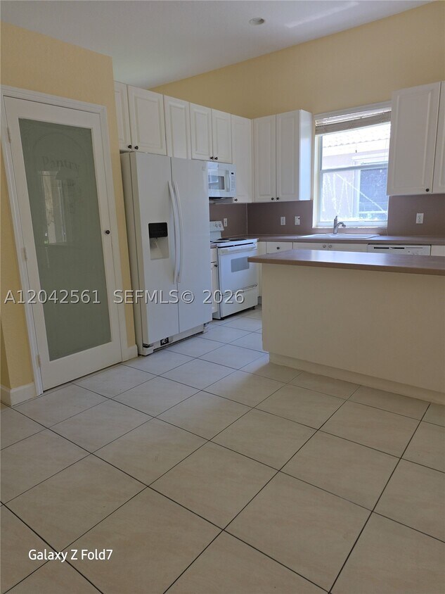 Foto del edificio - 13176 NW 18th St