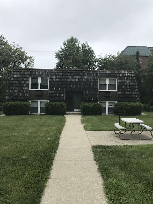 Primary Photo - 352 Mayfield Ave