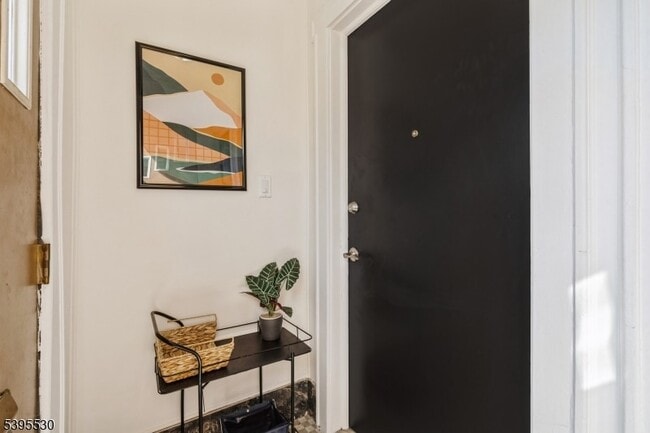 Building Photo - 41-43 Poe Avenue Unit