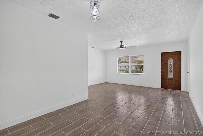 Foto del edificio - 631 SW 10th Ct
