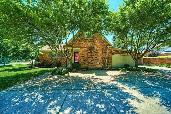 Building Photo - 20691 Wedgewood Dr