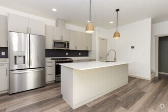 Building Photo - 558 NW 28th Ct