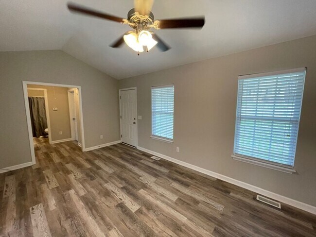 Photo - Fantastic Graham Home For Rent!