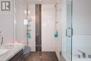 Building Photo - 2091 Wateroak Dr