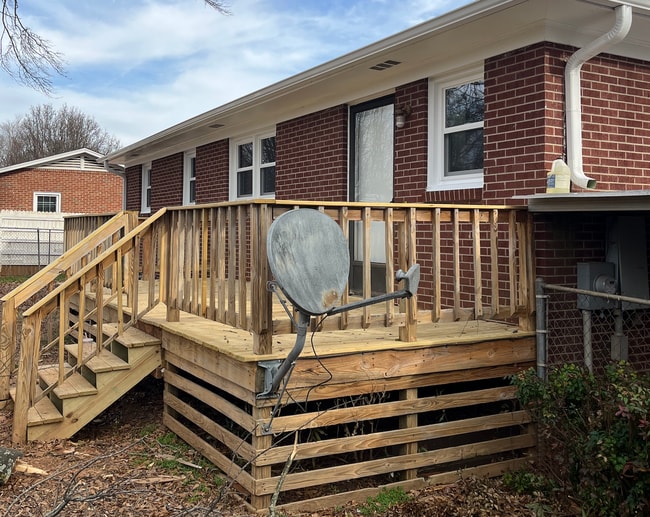 Building Photo - 310 Hammett Bridge Rd