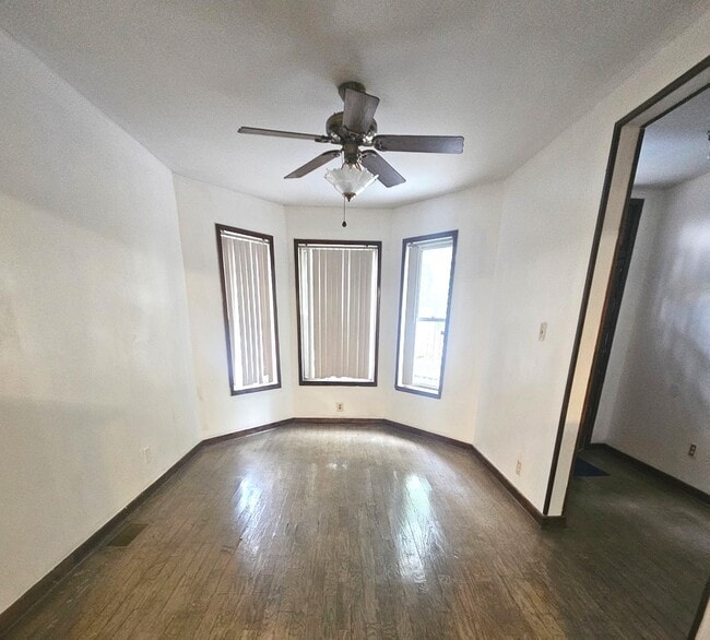 Building Photo - 5969 W Augusta Blvd
