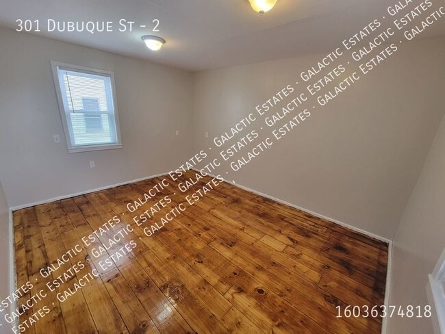 Building Photo - Spacious 4 Bedroom 1 Bath 2nd Floor Apartm...