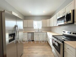 Building Photo - 1637 Spruce St