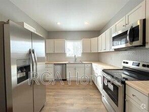 Building Photo - 1637 Spruce St