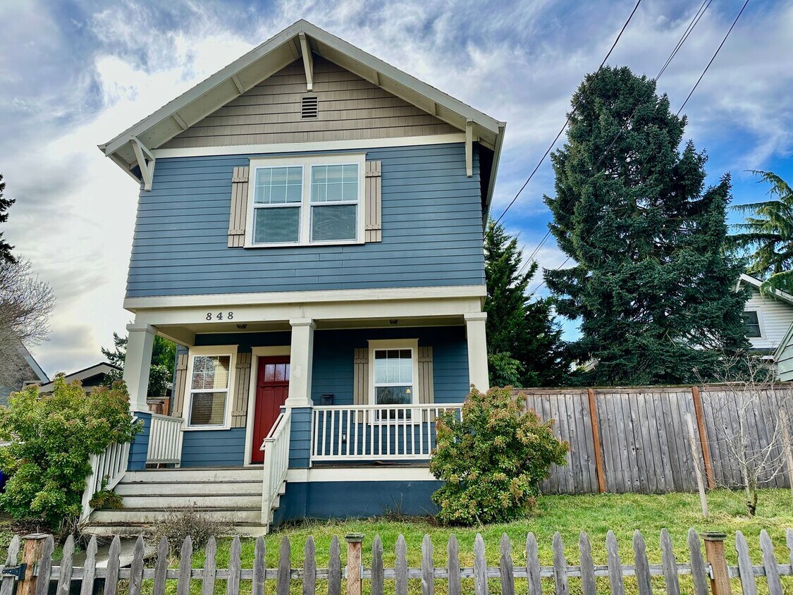 Primary Photo - Remodeled Piedmont 3 Bedroom Home with Har...