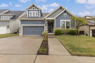 Building Photo - 1725 Rolling Heights Ln
