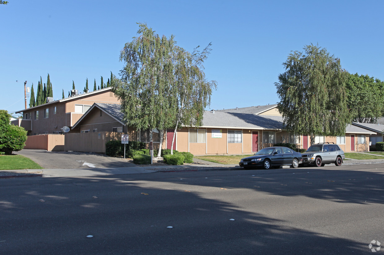 Primary Photo - Tracy Sunrise Apartments