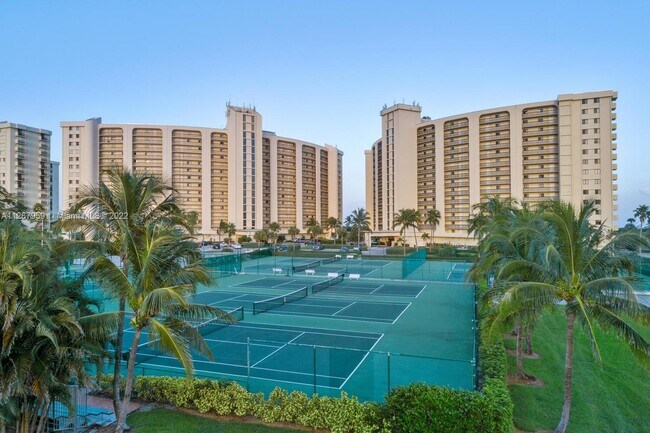 Foto del edificio - 300 Ocean Trail Way