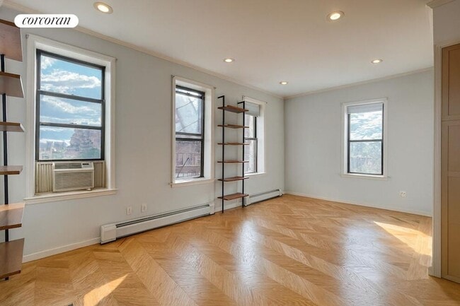 Building Photo - 206 E 124th St