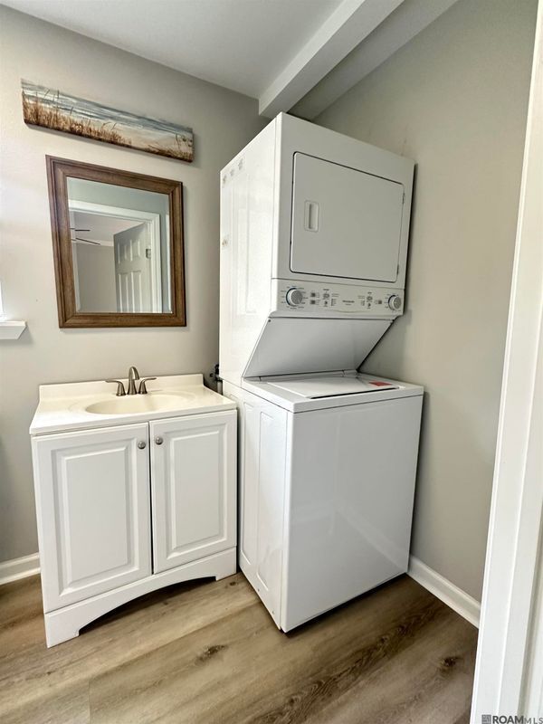 Foto del edificio - 376 Croydon Ave