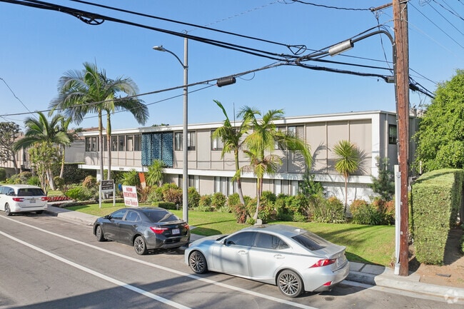 Primary Photo - Friendly Hills Apartments