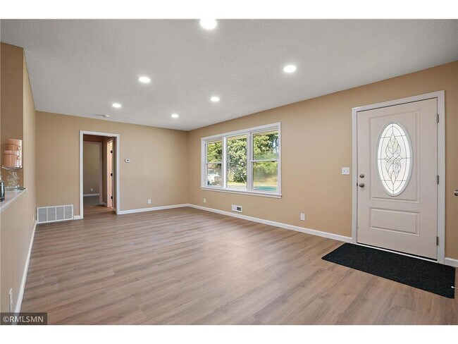 Foto del edificio - 7961 59th Ave N