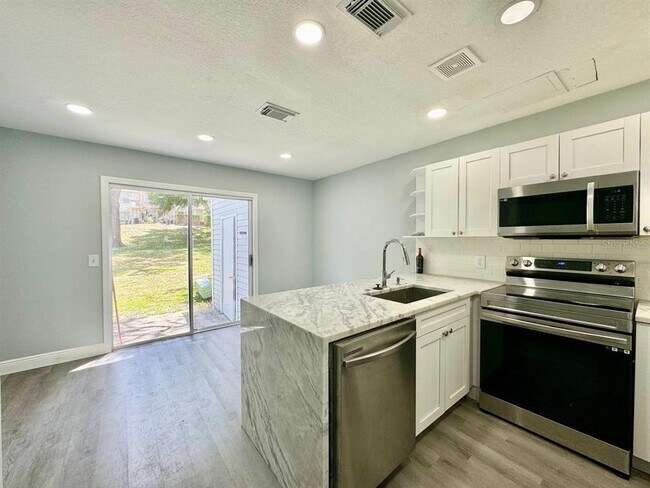 Building Photo - 5705 Dalden Dr