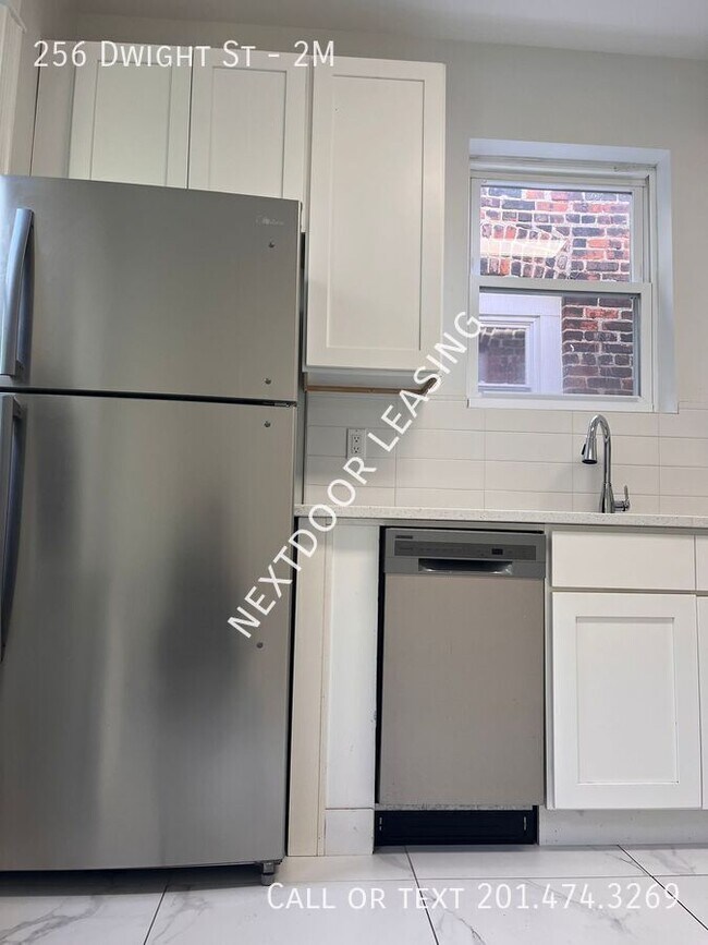 Building Photo - 256 Dwight St