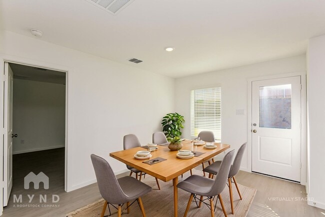 Building Photo - 30 West Luxury Rental Homes