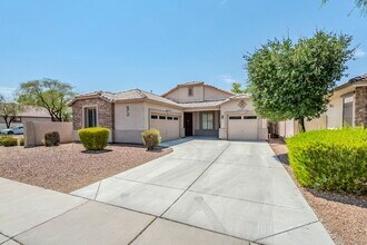 Building Photo - 2407 W Fawn Dr