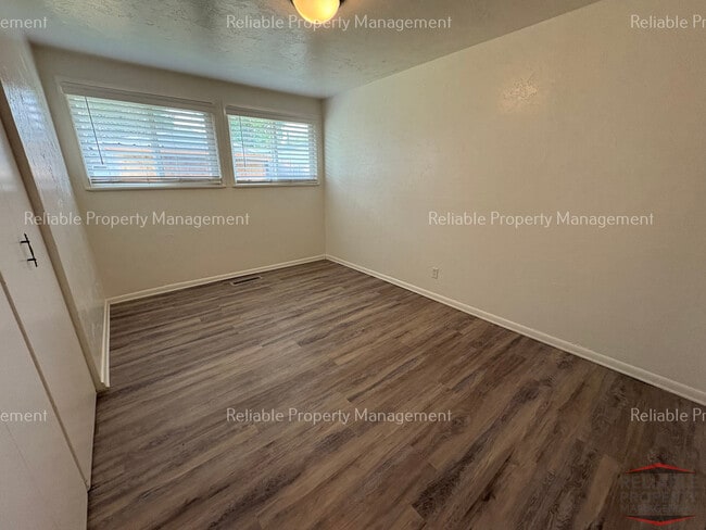 Building Photo - 1115 Halsey St