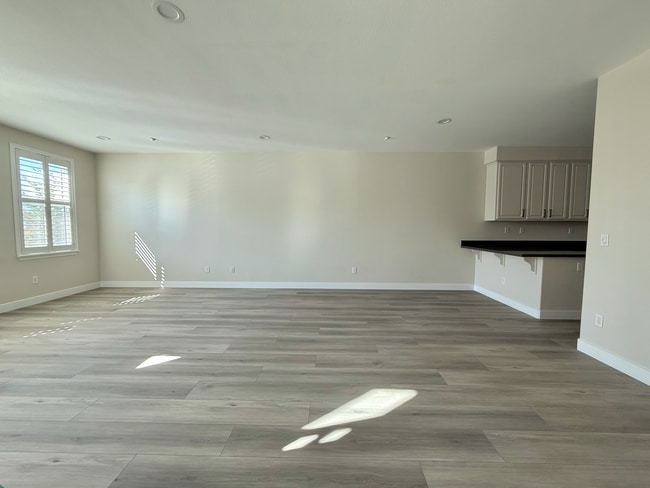 Building Photo - 836 Gaspar Vis