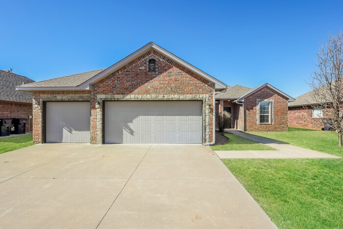Primary Photo - Beautiful Home!