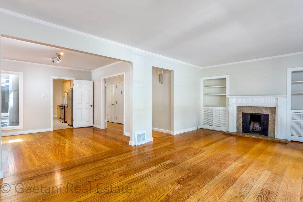 Primary Photo - 3321-3323-3323 Broderick St