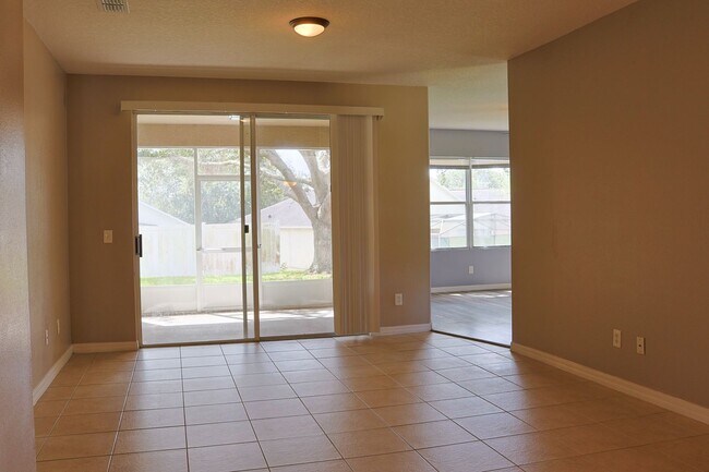 Foto del edificio - Lovely 3/2 in the gated Sunset Ridge Commu...