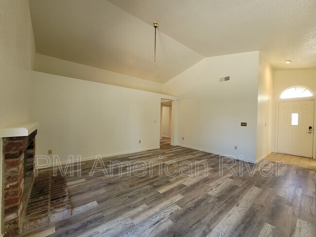Building Photo - 5225 Meadowland Way