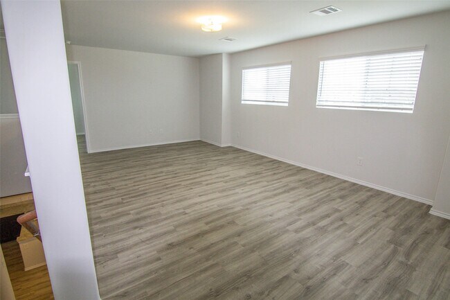 Building Photo - 18606 Bell Ravine Dr