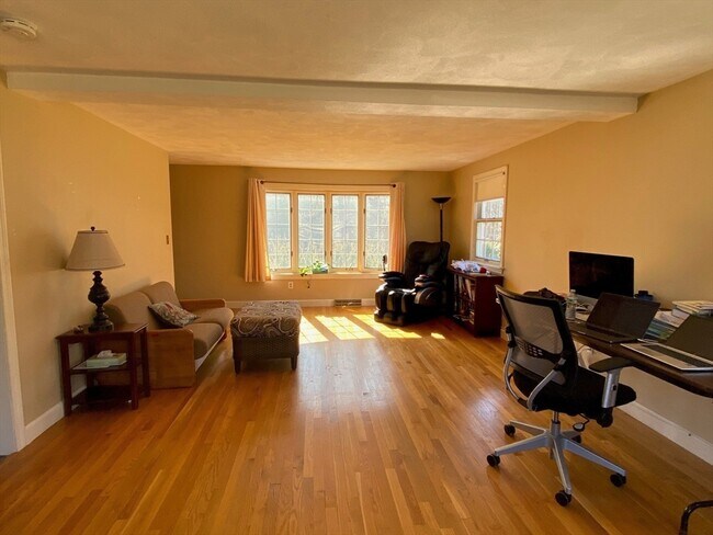 Foto del edificio - 307 Glen Rd