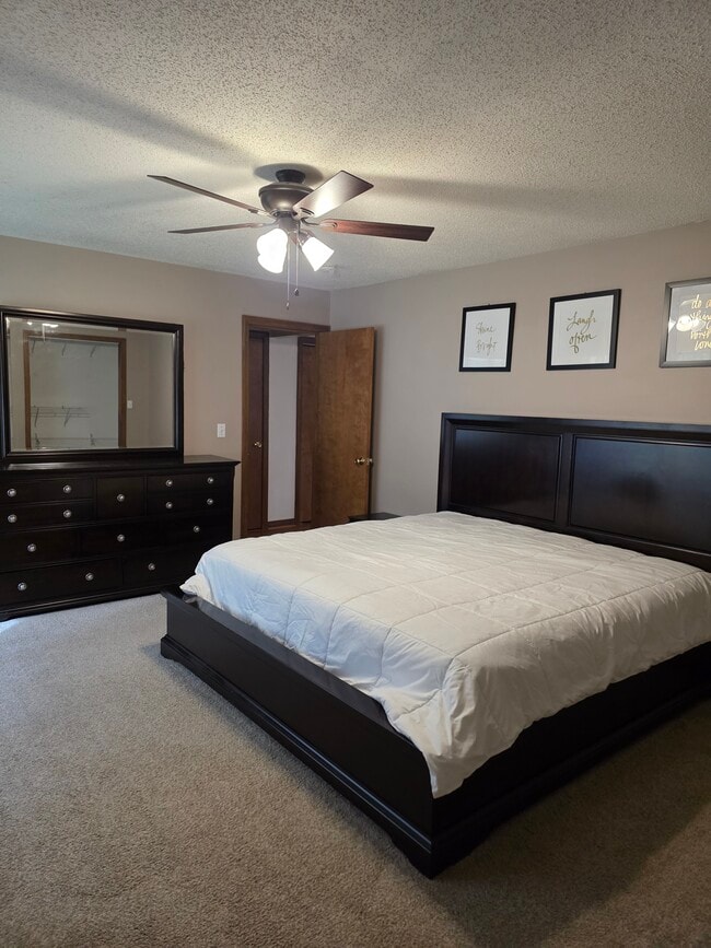 Building Photo - 157 Timberbrook Ln