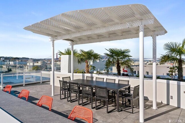 Building Rooftop - 3131 Pierce St