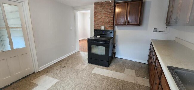 Foto del edificio - 320 Western Ave