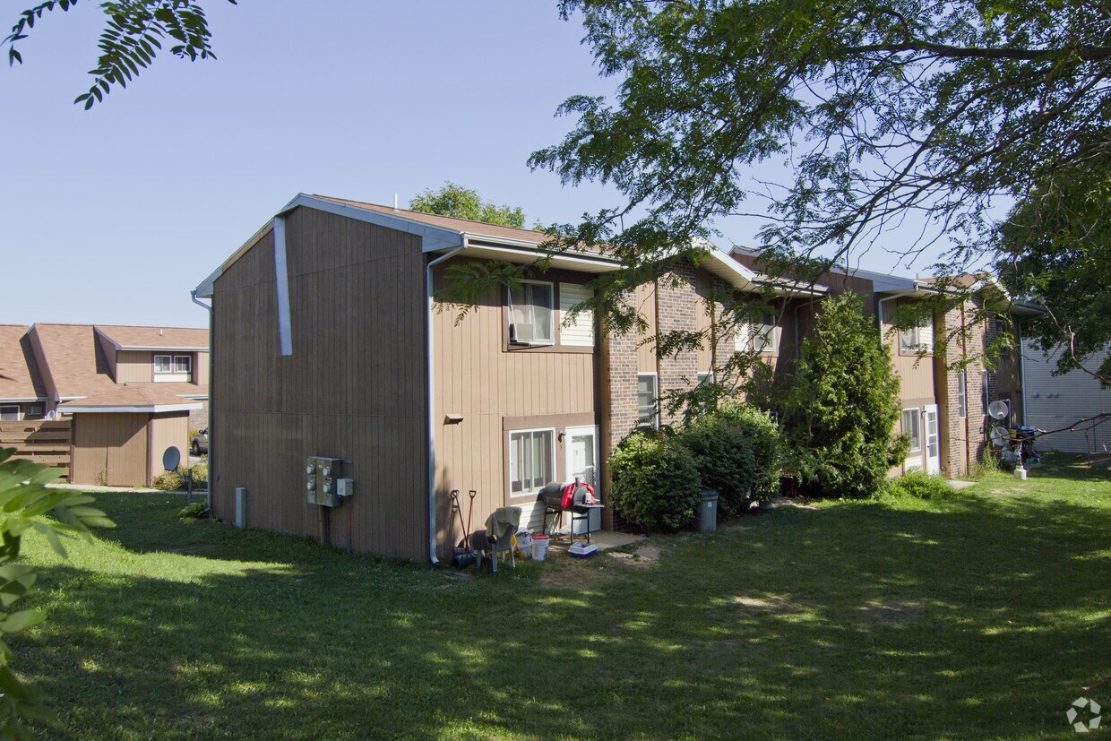 Primary Photo - 1221-1231 Sherwood Ln