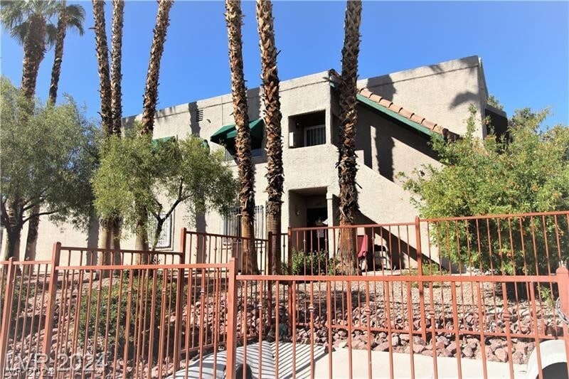 Primary Photo - 6750 Del Rey Ave