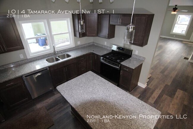 Foto del edificio - 1014 Tamarack Avenue Nw #1- 2 beds, 1 full...