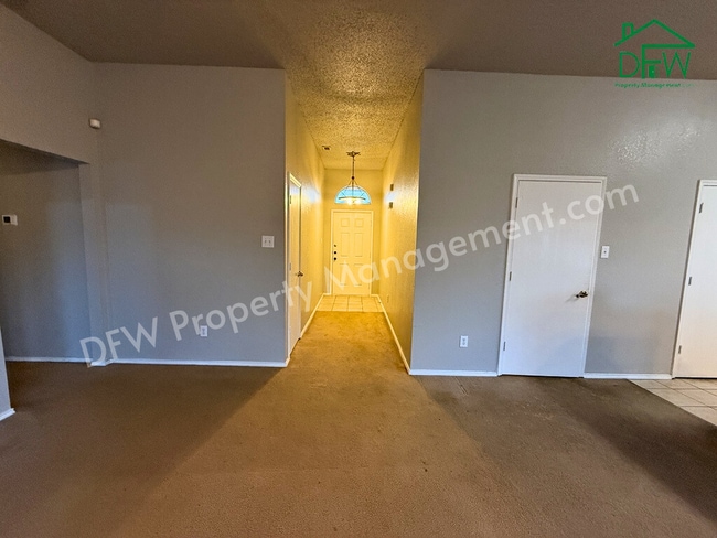 Foto del edificio - Spacious 3-Bedroom Corner Lot Home with Large Backyard in Arlington, TX