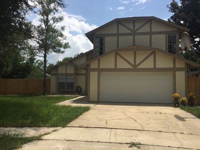 Foto del edificio - Pending 4 Bedroom Pool Home with Fenced Yard