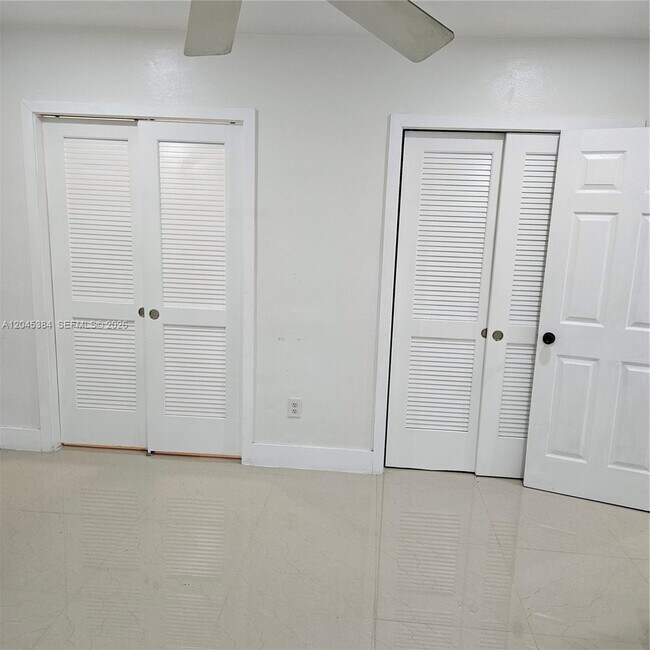 Foto del edificio - 2900 NW 187th St