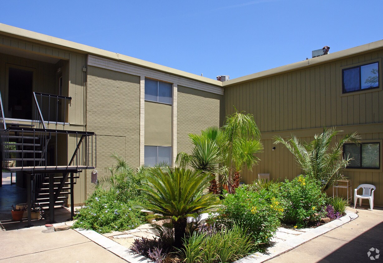 Building Photo - 3912 Avenue C