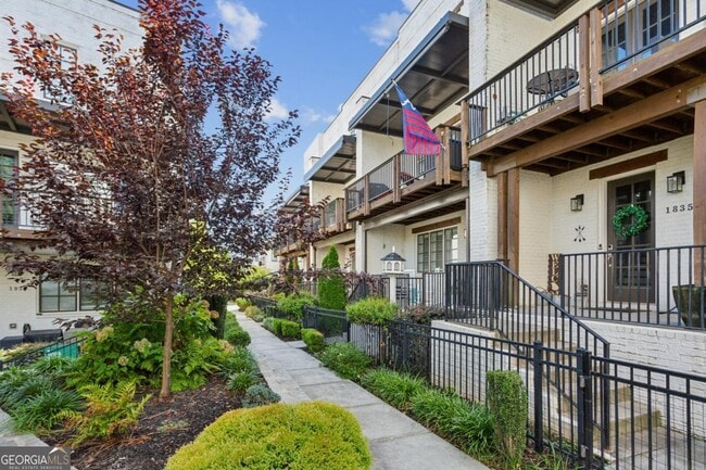 Foto del edificio - 1837 Brooks Dr NW